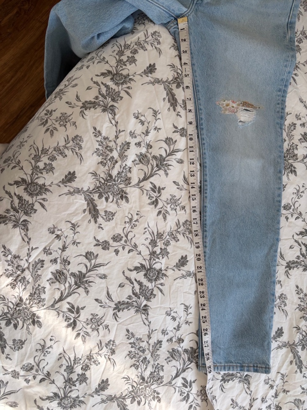 Levis 501s size 25 - Picture 8 of 10